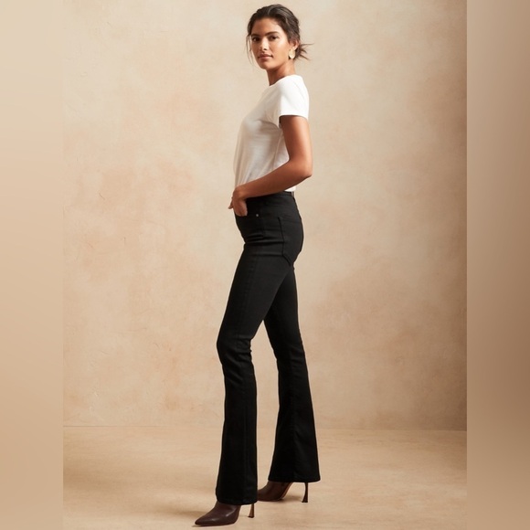 NWT! Banana Republic Black The Flare Jean - Multiple Sizes🩵 - Picture 7 of 9